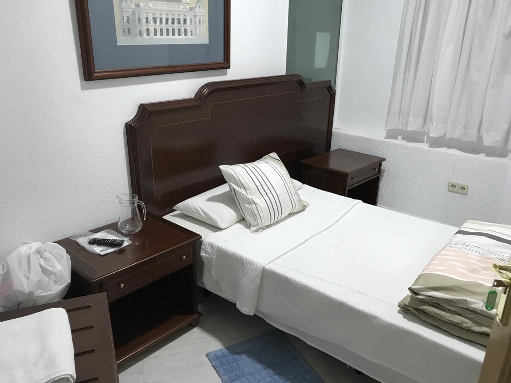Hostal Lavapies Madrid Buitenkant foto