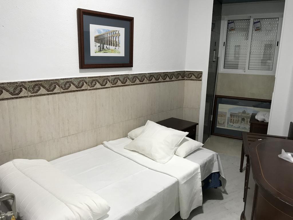 Hostal Lavapies Madrid Buitenkant foto