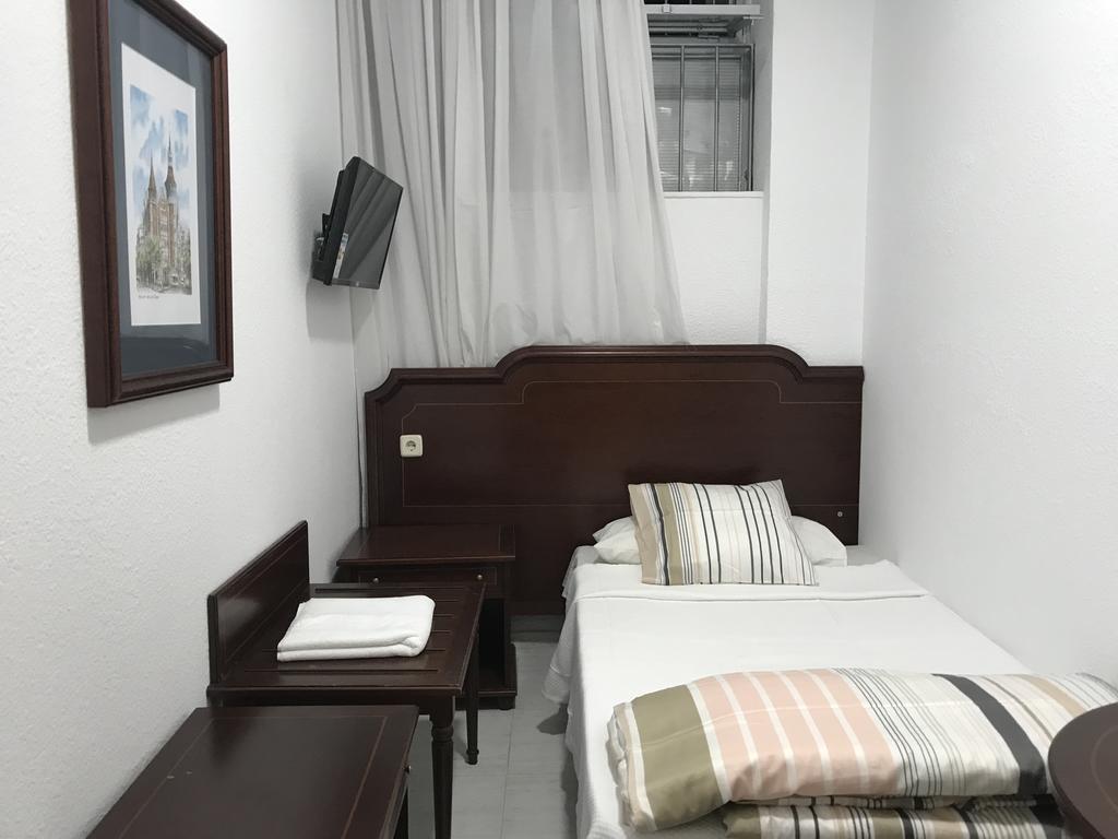 Hostal Lavapies Madrid Buitenkant foto