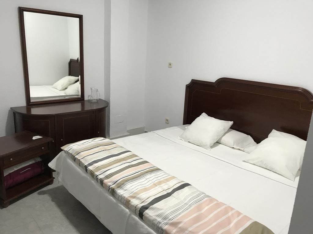 Hostal Lavapies Madrid Buitenkant foto