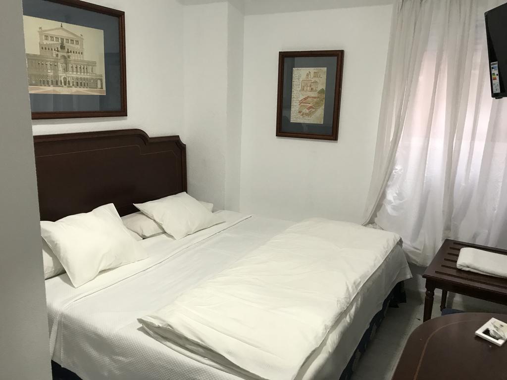 Hostal Lavapies Madrid Buitenkant foto