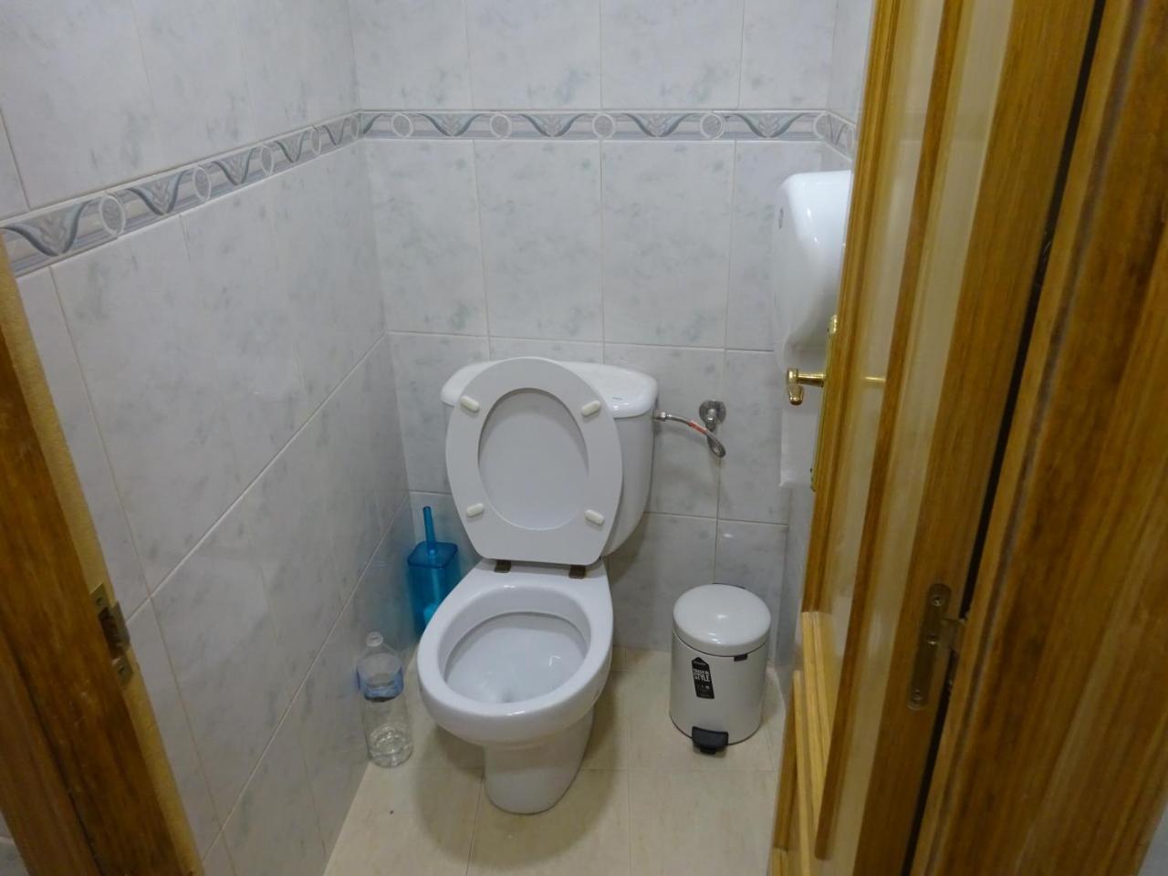Hostal Lavapies Madrid Buitenkant foto