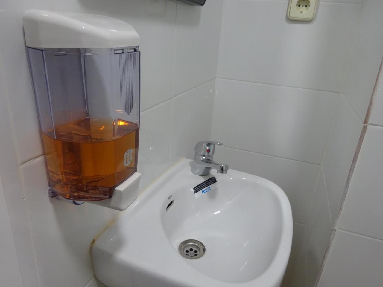 Hostal Lavapies Madrid Buitenkant foto