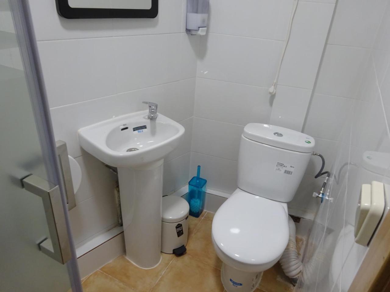 Hostal Lavapies Madrid Buitenkant foto