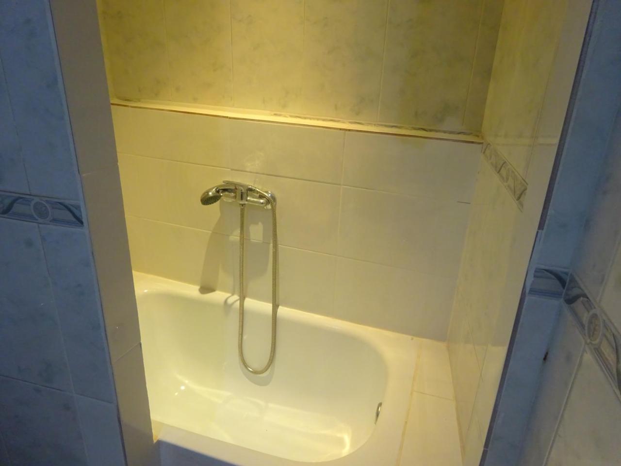 Hostal Lavapies Madrid Buitenkant foto